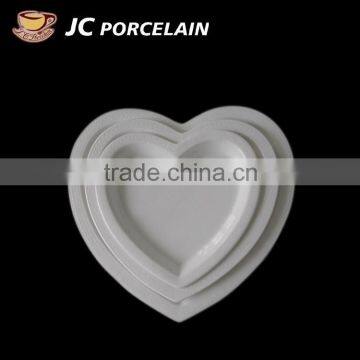 2016 Morden heart shaped valentine ceramic plate wholesale