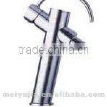 single handle mixer faucet