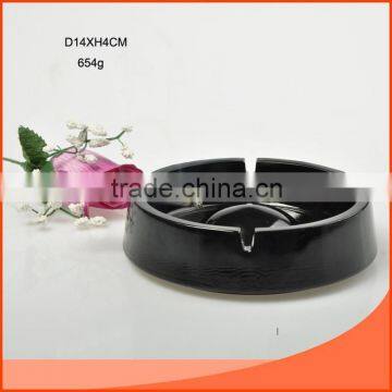 Round-shaped and Elegant black plastic ashtray wholesale