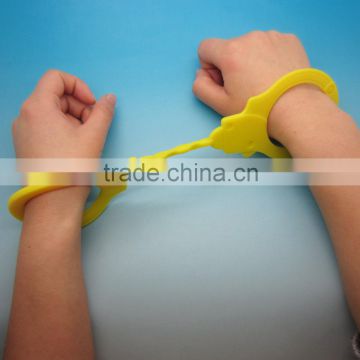 Wholesale customized silicone handcuff wristband fun shape silicone sex products