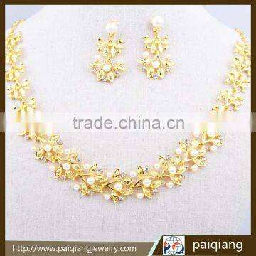 Fancy design gold plated pearl necklace and earrings for bridal wedding jewelry sets