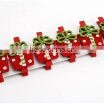 2017 Felt Christmas gift box wood clip made in China