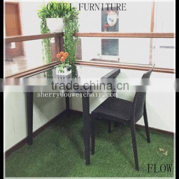 Plastic rattan table with glass top for ourdoor furniture