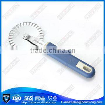 Reliable Quality plastic handle round pizza cutter