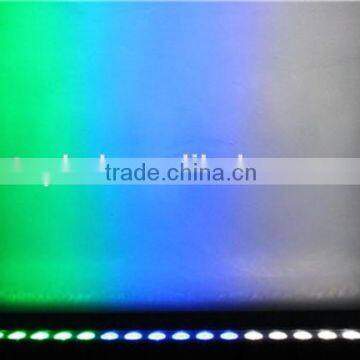 CE&RoHs Certificate Excellent Color Mixing LED Pixel Bar 18*4-in-1 RGBW Wall Washer LED Light