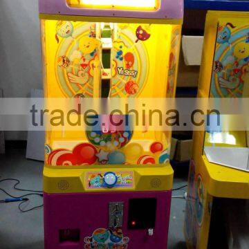 LSJQ-398 New Style Candy Vending Machine Toy Crane Machine Coin Operated Game Machine photo-4