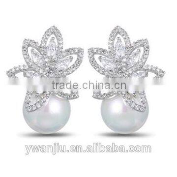 Wholesale Stock Small Order Fashion Women Flower in Water Pearl Zircon Earrings photo-2