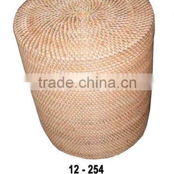 Round rattan box