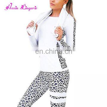 Wholesale Ladies White Leopard Digital Printed Sport Fabric Sweat Suit