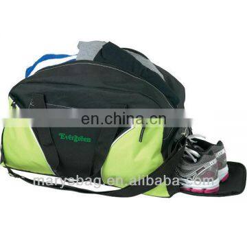 Duffel made of 300D polyester with removable bottom board