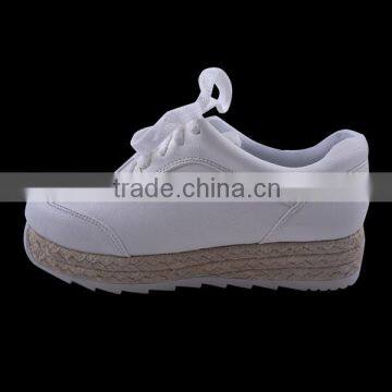 Factory OEM PU Upper Lace up Uneven Sole Winter Sport Shoes With Straw Raising Block photo-4