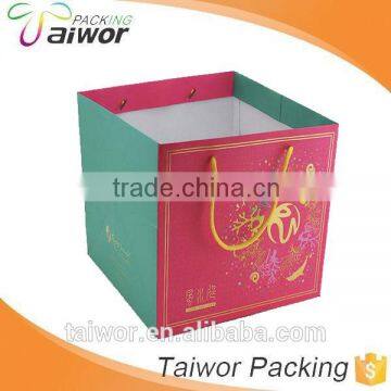 Factory price wholesale custom paper gift bag with handles