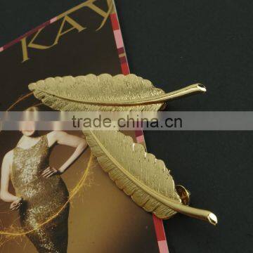 Cheap Wholesale Eyeglass Holder Leaf Brooch photo-2