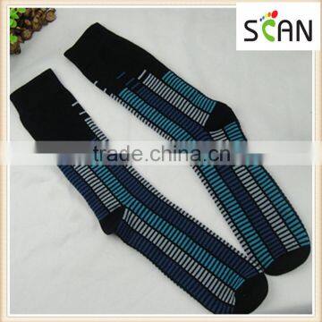 China Factory Custom Mens Designer Stripes Color Argyle Print Fashion Dress Socks