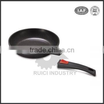 Sand casting oem dalian cast iron fry pan with removable handle