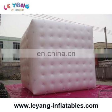 Inflatable giant cube balloon can fly in the sky for advertising or parade