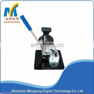 Single ring manual eyelet punching machine