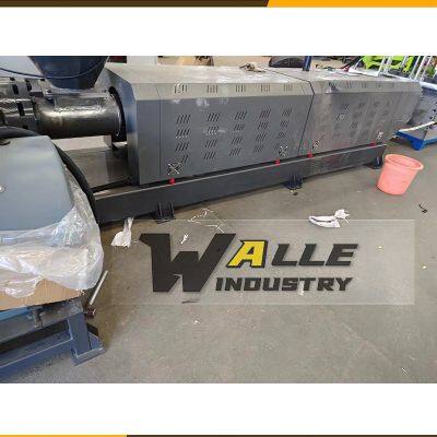 Horizontal arrangement Plastic film granulator