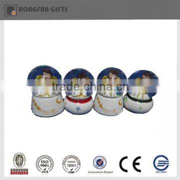 polyresin elegent christmas angel snow globe