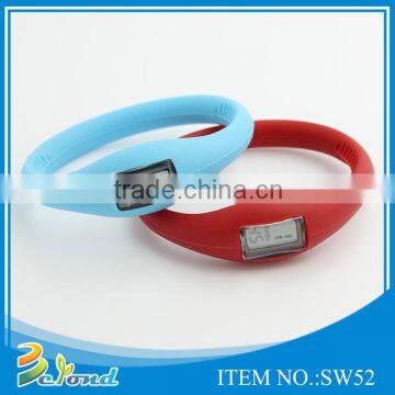 New arrival fashionable portable silicone light up digital watches kids watch
