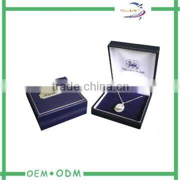 small decorative packaging gift box for jewelry