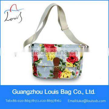 beautiful flower shoulder bag