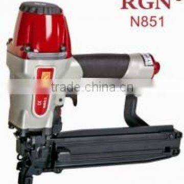 Medium crown stapler