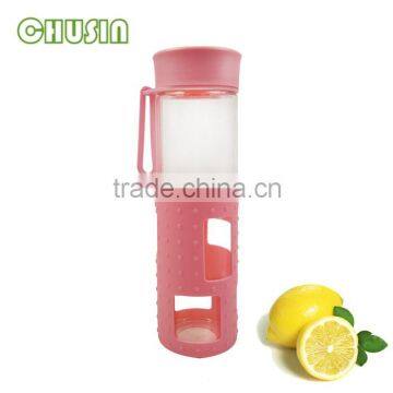 hot selling glass water bottle with competitive price and BPA free silicone sleeve