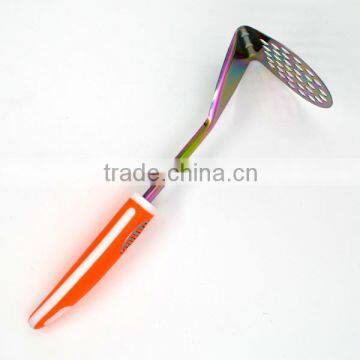 Lowest Price Non-stick TPR Handle Titanize Kitchen Potato Mud Maker photo-4