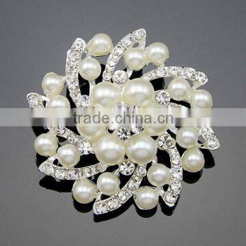 Fashion cheap pearl crystal brooch wholesale price flower pinwheel jewelry accessories