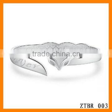 Fashion Design Silver Plated Opening Fox Bangle