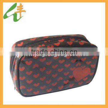 2012 best design hot fashion cosmetic bag