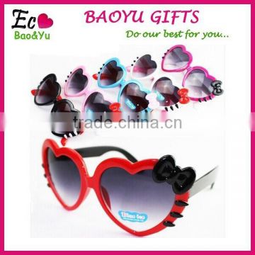 2015 New Style Heart-shaped Glasses Kids Sun Glasses Fashionable Glasses Plastic Sunglasses