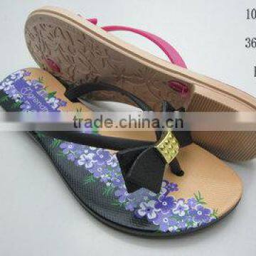 2014 Hot Selling and Fashion PCU Women Flipflops with Various Colors