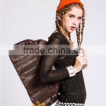 Plastic Lightweight Travel Bag Made in China photo-3