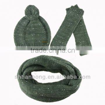 Winter Christmas Knitted Scarf Beanie and Glove photo-3