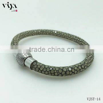 New Design Men Stingray Leather Bracelet High Quality Magnetic Bangle With Wholesale Prices photo-4