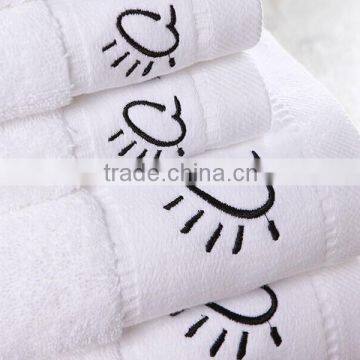 Hotel towel set 100%-cotton yarn embroidery designs