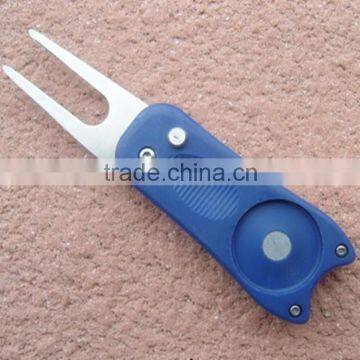 Blue Golf Divot Repair Switchblade Tool