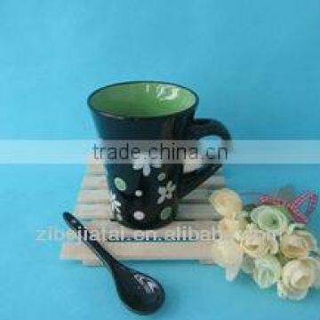 Conic Shape Inner Green Glazed Ceramic Spoon Mug with Flower Decal