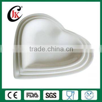 Wholesale white heart shaped ceramic dinner plate set