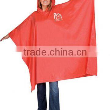 Hotsell high quality fashionalbe reusable pvc plastic raincoat with hood