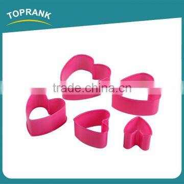 Toprank New Style Kitchen Goods Plastic 5PC Heart Shaped Mini Cookie Cutter Set Wholesale Cookie Cutter photo-2