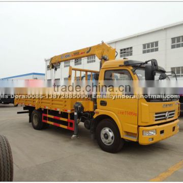 New design DFAC 4X2 3 ton crane truck