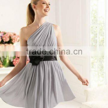 2013 New Designer Simple One-shoulder Chiffon Black Belt Handmade Flower Short Girl Bridesmaid Dress POE-063