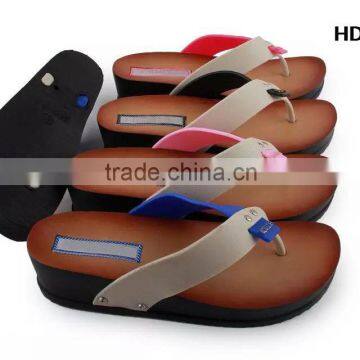 China Factory Wholesale Ladies Beautiful Summer Shoes Flat High Heel Women Slippers Fashion