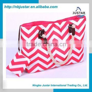  China Supplier,300D Polyester Material Tote Bag Type Wholesale Fashion Chevron Pattern Shopping Bag with Small Pouch