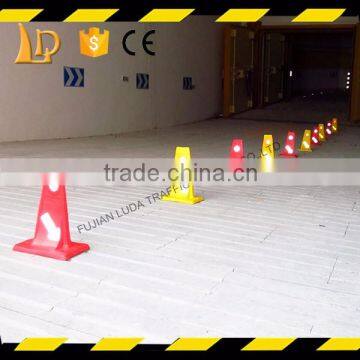 Lower price extensible lane separator