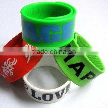 customized promotional silicone slap bands