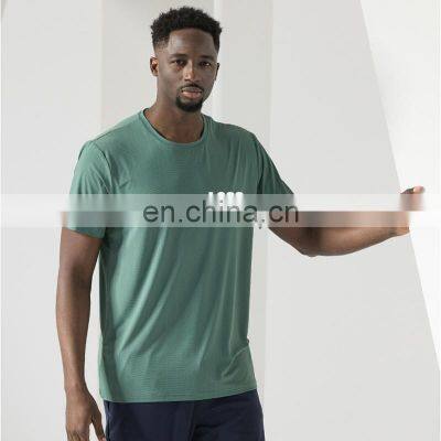 2023 New Wholesale Ice Silk Lightweight Gym Fitness Shirt Top Quick Dry Stripe Print Slim Fit Workout Sports T-Shirt For Men